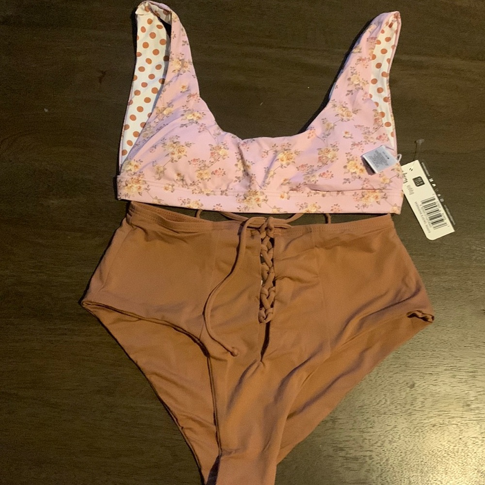 NWT Dippin' Daisy's bundle Lace-Up Seamless High- Waist Bikini Bottoms ant top